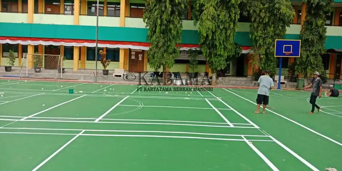 Dokumentasi proyek cat lapangan olahraga