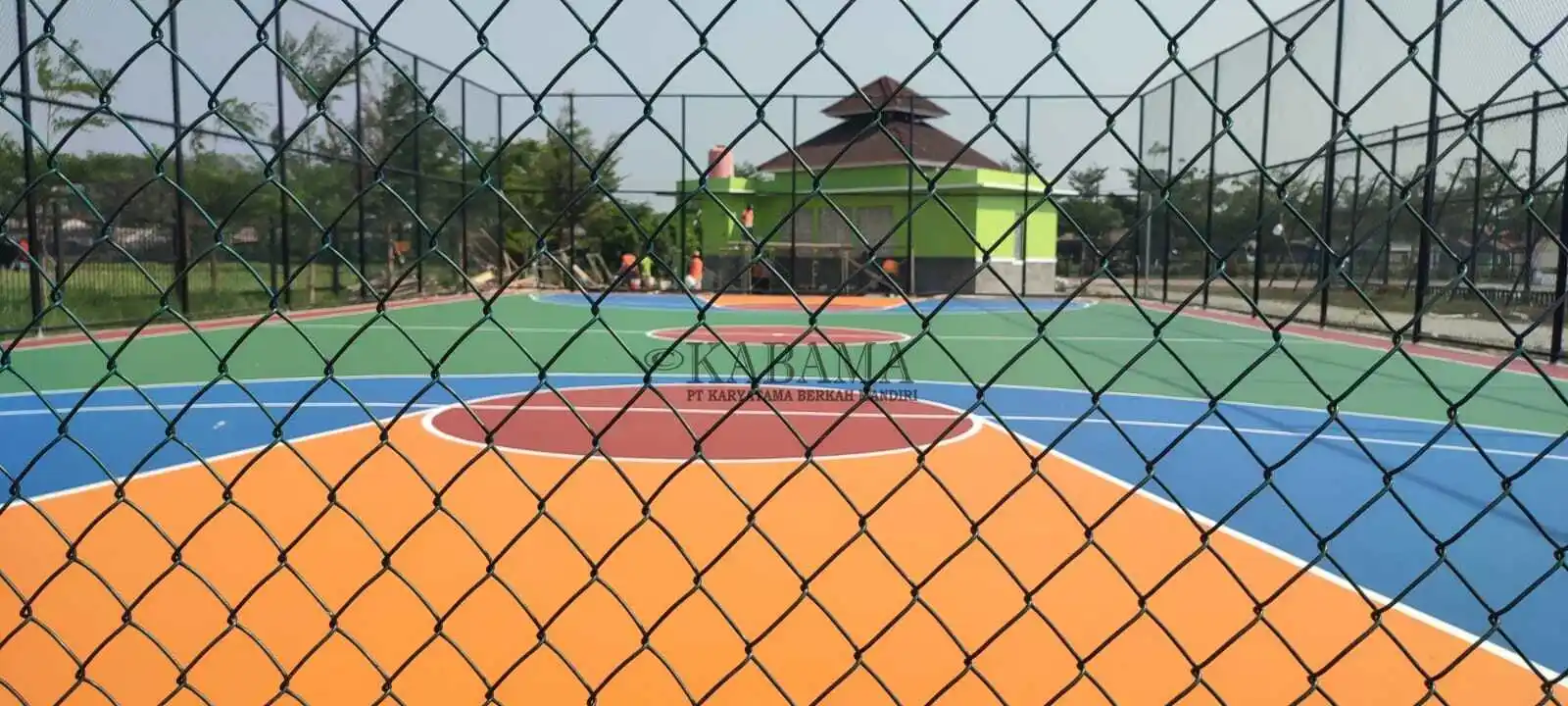 Dokumentasi proyek pengecatan lapangan olahraga