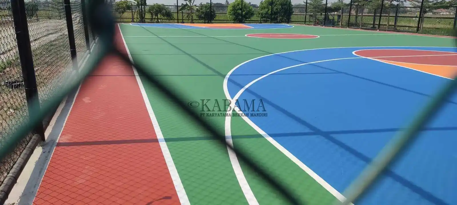 Dokumentasi proyek pengecatan lapangan olahraga