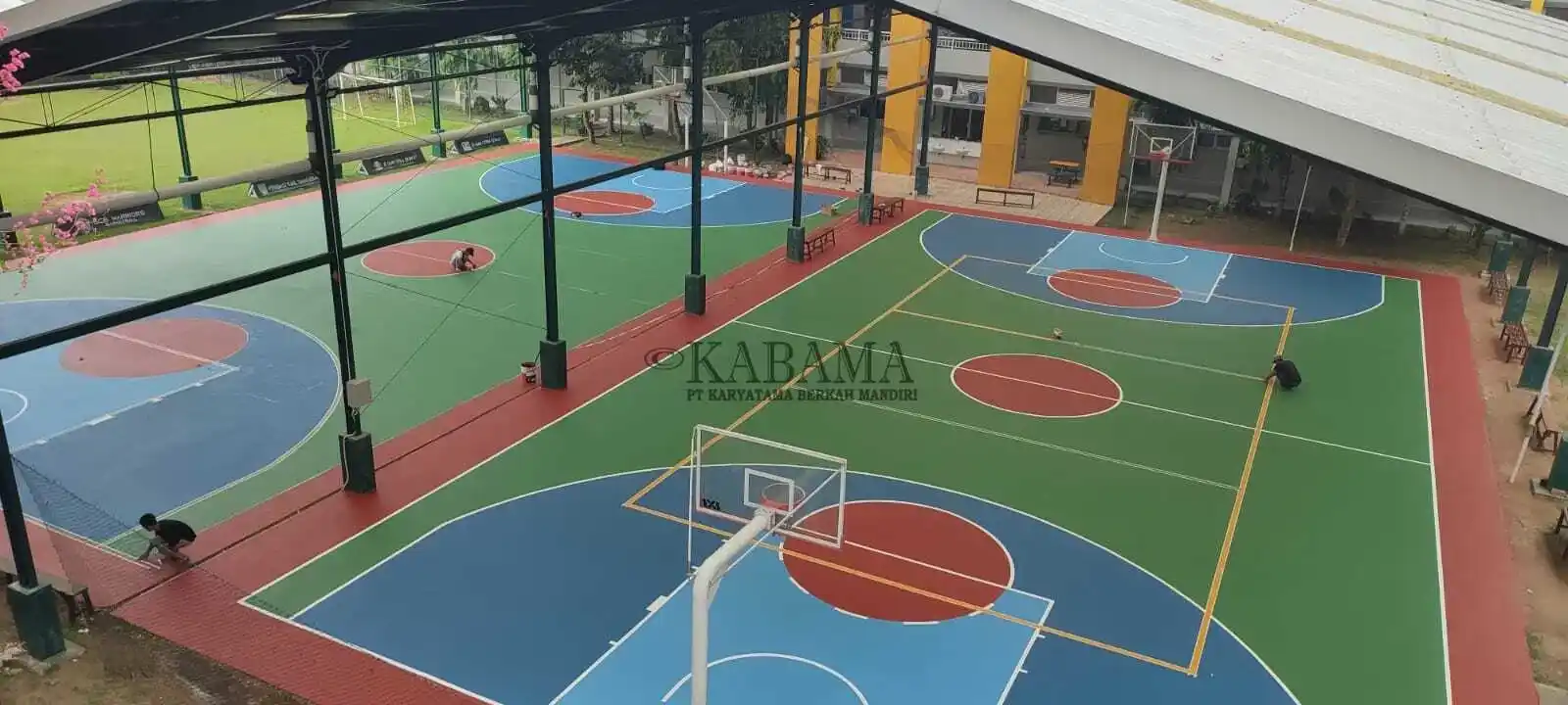 Dokumentasi proyek pengecatan lapangan olahraga