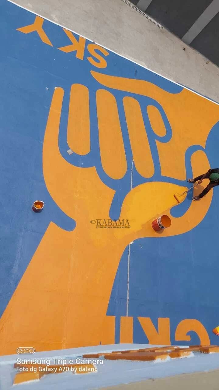 Dokumentasi proyek pengecatan lapangan olahraga